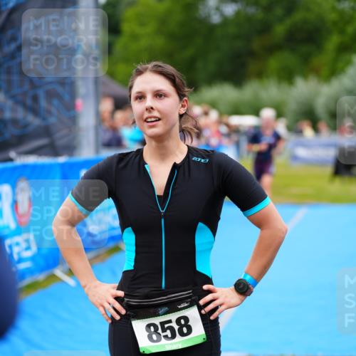 30.08.2026 - Elbe Triathlon Hamburg LAZAROV Photography http://msf.ph/oto/10064139 30.08.2026 12:02:29 Ziel 1645, 1708 meine-sportfotos.de