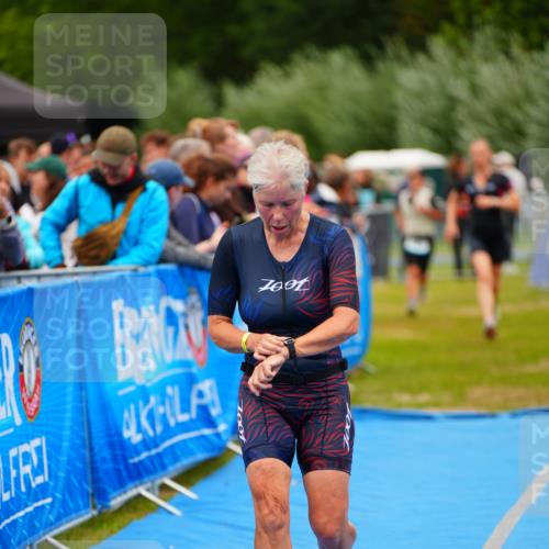 30.08.2026 - Elbe Triathlon Hamburg LAZAROV Photography http://msf.ph/oto/10064146 30.08.2026 12:02:32 Ziel 1467, 1645, 1708 meine-sportfotos.de