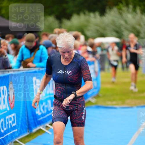 30.08.2026 - Elbe Triathlon Hamburg LAZAROV Photography http://msf.ph/oto/10064150 30.08.2026 12:02:33 Ziel 1467, 1645, 1708 meine-sportfotos.de