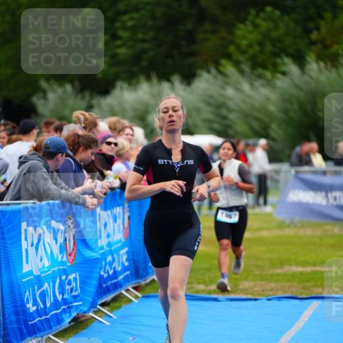 30.08.2026 - Elbe Triathlon Hamburg LAZAROV Photography http://msf.ph/oto/10064157 30.08.2026 12:02:36 Ziel 1467, 1708 meine-sportfotos.de