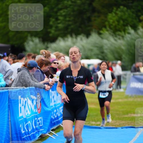 30.08.2026 - Elbe Triathlon Hamburg LAZAROV Photography http://msf.ph/oto/10064158 30.08.2026 12:02:36 Ziel 1467, 1708 meine-sportfotos.de