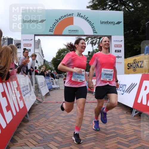 30.08.2026 - Blankeneser Heldenlauf Lena Gebhardt http://msf.ph/oto/10064166 30.08.2026 12:43:21 Ziel 4307, 4308 meine-sportfotos.de