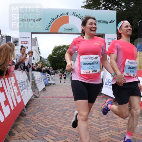 30.08.2026 - Blankeneser Heldenlauf Lena Gebhardt http://msf.ph/oto/10064169 30.08.2026 12:43:21 Ziel 4307, 4308 meine-sportfotos.de