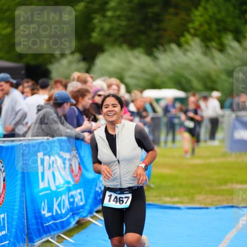 30.08.2026 - Elbe Triathlon Hamburg LAZAROV Photography http://msf.ph/oto/10064172 30.08.2026 12:02:39 Ziel 842, 1467, 1708 meine-sportfotos.de