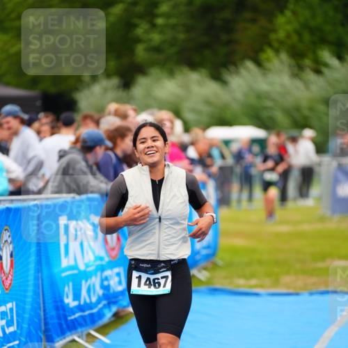 30.08.2026 - Elbe Triathlon Hamburg LAZAROV Photography http://msf.ph/oto/10064174 30.08.2026 12:02:39 Ziel 842, 1467, 1708 meine-sportfotos.de
