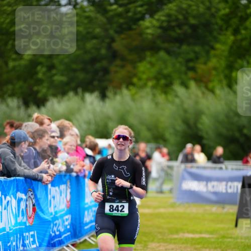 30.08.2026 - Elbe Triathlon Hamburg LAZAROV Photography http://msf.ph/oto/10064183 30.08.2026 12:02:47 Ziel 842, 1579 meine-sportfotos.de