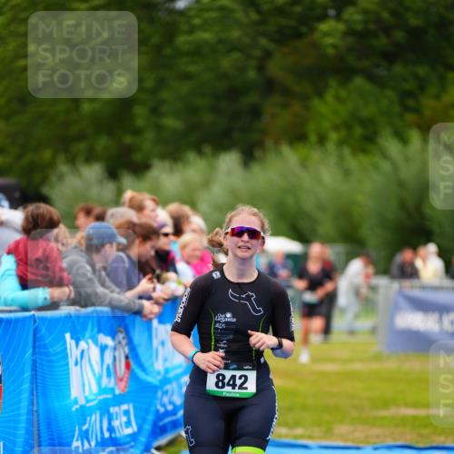 30.08.2026 - Elbe Triathlon Hamburg LAZAROV Photography http://msf.ph/oto/10064186 30.08.2026 12:02:48 Ziel 842, 1579 meine-sportfotos.de