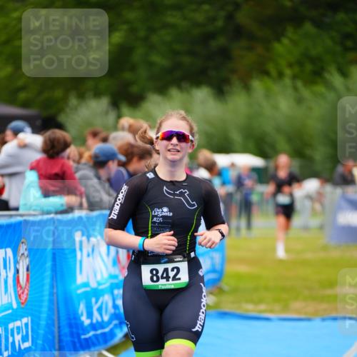 30.08.2026 - Elbe Triathlon Hamburg LAZAROV Photography http://msf.ph/oto/10064190 30.08.2026 12:02:48 Ziel 842, 1579 meine-sportfotos.de