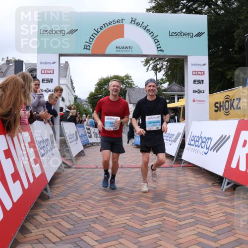 30.08.2026 - Blankeneser Heldenlauf Lena Gebhardt http://msf.ph/oto/10064196 30.08.2026 12:43:29 Ziel 4469, 4470 meine-sportfotos.de