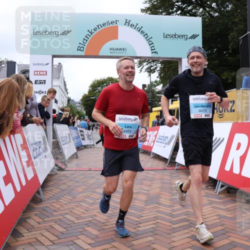 30.08.2026 - Blankeneser Heldenlauf Lena Gebhardt http://msf.ph/oto/10064203 30.08.2026 12:43:30 Ziel 4469, 4470 meine-sportfotos.de