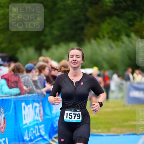 30.08.2026 - Elbe Triathlon Hamburg LAZAROV Photography http://msf.ph/oto/10064209 30.08.2026 12:02:56 Ziel 942, 1544, 1579 meine-sportfotos.de