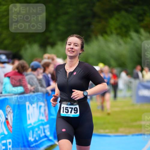 30.08.2026 - Elbe Triathlon Hamburg LAZAROV Photography http://msf.ph/oto/10064211 30.08.2026 12:02:56 Ziel 942, 1544, 1579 meine-sportfotos.de