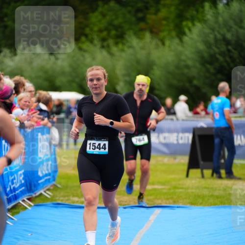 30.08.2026 - Elbe Triathlon Hamburg LAZAROV Photography http://msf.ph/oto/10064229 30.08.2026 12:03:03 Ziel 764, 942, 1544 meine-sportfotos.de