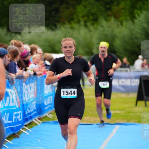 30.08.2026 - Elbe Triathlon Hamburg LAZAROV Photography http://msf.ph/oto/10064231 30.08.2026 12:03:03 Ziel 764, 942, 1544 meine-sportfotos.de