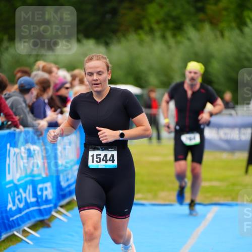 30.08.2026 - Elbe Triathlon Hamburg LAZAROV Photography http://msf.ph/oto/10064234 30.08.2026 12:03:04 Ziel 764, 942, 1544 meine-sportfotos.de