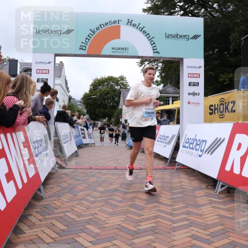 30.08.2026 - Blankeneser Heldenlauf Lena Gebhardt http://msf.ph/oto/10064251 30.08.2026 12:43:51 Ziel 2622, 4029, 4412 meine-sportfotos.de