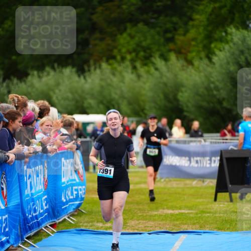 30.08.2026 - Elbe Triathlon Hamburg LAZAROV Photography http://msf.ph/oto/10064252 30.08.2026 12:03:14 Ziel 865, 1391, 1560 meine-sportfotos.de