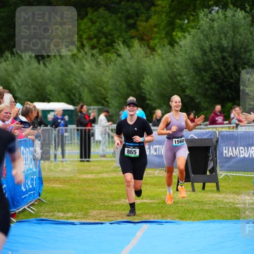 30.08.2026 - Elbe Triathlon Hamburg LAZAROV Photography http://msf.ph/oto/10064259 30.08.2026 12:03:16 Ziel 865, 1391, 1560 meine-sportfotos.de