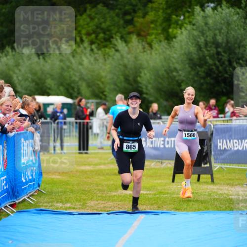 30.08.2026 - Elbe Triathlon Hamburg LAZAROV Photography http://msf.ph/oto/10064262 30.08.2026 12:03:17 Ziel 865, 1391, 1560 meine-sportfotos.de