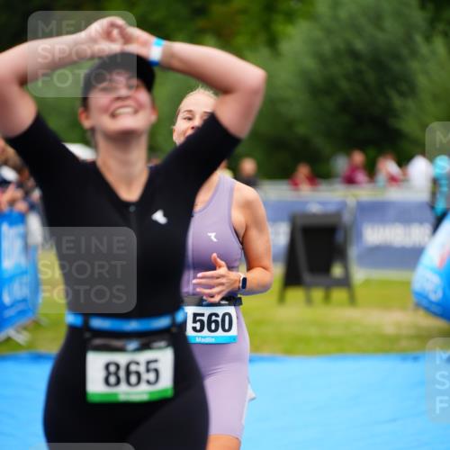 30.08.2026 - Elbe Triathlon Hamburg LAZAROV Photography http://msf.ph/oto/10064281 30.08.2026 12:03:21 Ziel 865, 952, 1560 meine-sportfotos.de
