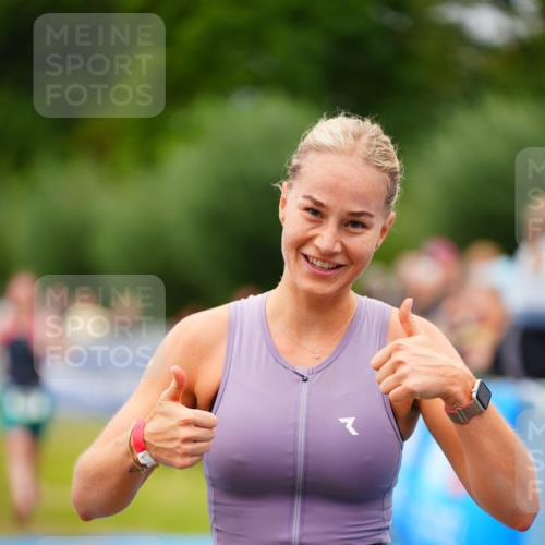 30.08.2026 - Elbe Triathlon Hamburg LAZAROV Photography http://msf.ph/oto/10064290 30.08.2026 12:03:24 Ziel 952 meine-sportfotos.de
