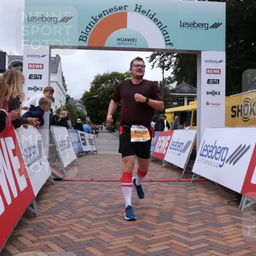 30.08.2026 - Blankeneser Heldenlauf Lena Gebhardt http://msf.ph/oto/10064298 30.08.2026 12:44:04 Ziel 2271, 2385, 2500, 2940 meine-sportfotos.de