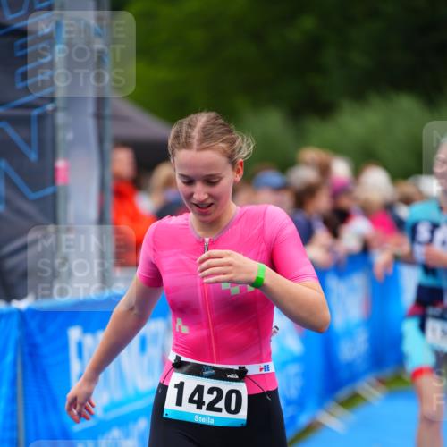 30.08.2026 - Elbe Triathlon Hamburg LAZAROV Photography http://msf.ph/oto/10064302 30.08.2026 12:03:45 Ziel 1388, 1420, 1466, 1522 meine-sportfotos.de