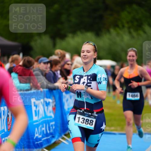 30.08.2026 - Elbe Triathlon Hamburg LAZAROV Photography http://msf.ph/oto/10064304 30.08.2026 12:03:46 Ziel 1388, 1420, 1466, 1522, 1572 meine-sportfotos.de