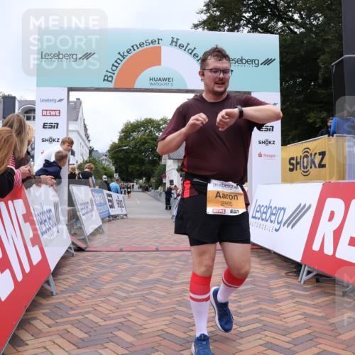 30.08.2026 - Blankeneser Heldenlauf Lena Gebhardt http://msf.ph/oto/10064305 30.08.2026 12:44:05 Ziel 2271, 2385, 2500, 2940 meine-sportfotos.de