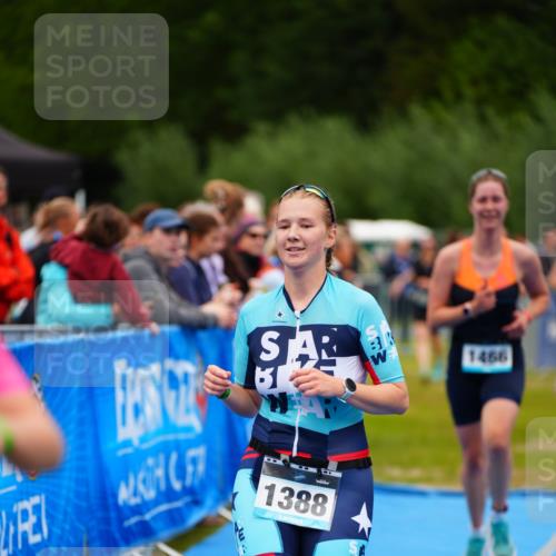 30.08.2026 - Elbe Triathlon Hamburg LAZAROV Photography http://msf.ph/oto/10064306 30.08.2026 12:03:46 Ziel 1388, 1420, 1466, 1522, 1572 meine-sportfotos.de