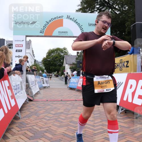 30.08.2026 - Blankeneser Heldenlauf Lena Gebhardt http://msf.ph/oto/10064309 30.08.2026 12:44:06 Ziel 2271, 2385, 2500, 2940 meine-sportfotos.de