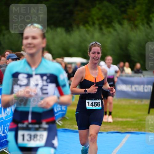30.08.2026 - Elbe Triathlon Hamburg LAZAROV Photography http://msf.ph/oto/10064310 30.08.2026 12:03:47 Ziel 1388, 1420, 1466, 1522, 1572 meine-sportfotos.de