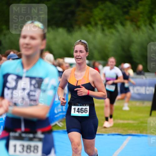 30.08.2026 - Elbe Triathlon Hamburg LAZAROV Photography http://msf.ph/oto/10064312 30.08.2026 12:03:48 Ziel 1388, 1420, 1466, 1522, 1572 meine-sportfotos.de