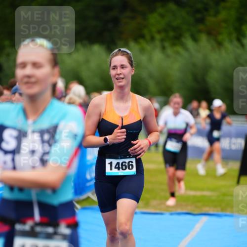 30.08.2026 - Elbe Triathlon Hamburg LAZAROV Photography http://msf.ph/oto/10064314 30.08.2026 12:03:48 Ziel 1388, 1420, 1466, 1522, 1572 meine-sportfotos.de