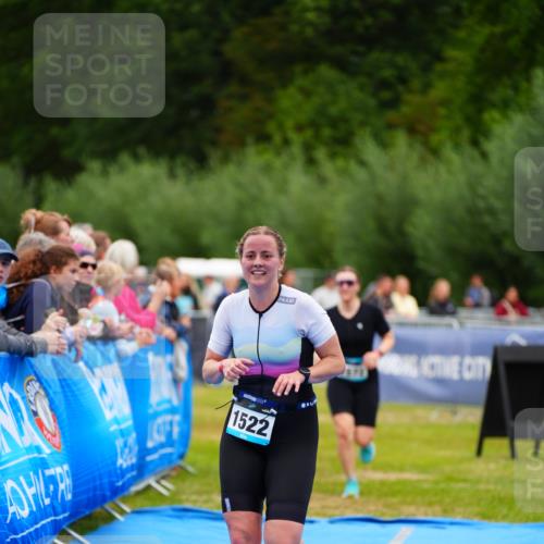 30.08.2026 - Elbe Triathlon Hamburg LAZAROV Photography http://msf.ph/oto/10064319 30.08.2026 12:03:51 Ziel 1466, 1522, 1572 meine-sportfotos.de