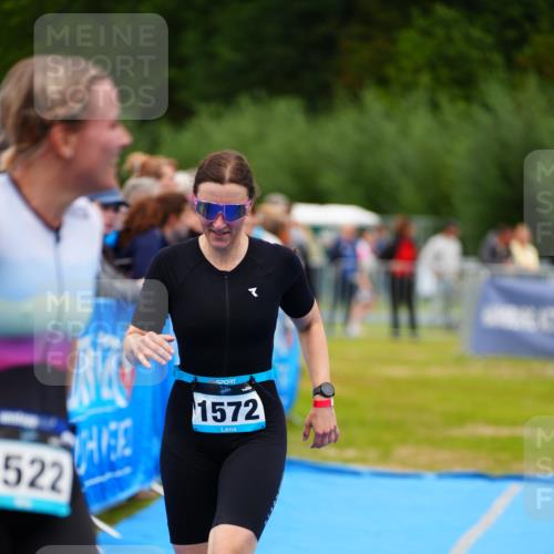 30.08.2026 - Elbe Triathlon Hamburg LAZAROV Photography http://msf.ph/oto/10064329 30.08.2026 12:03:54 Ziel 1522, 1572 meine-sportfotos.de