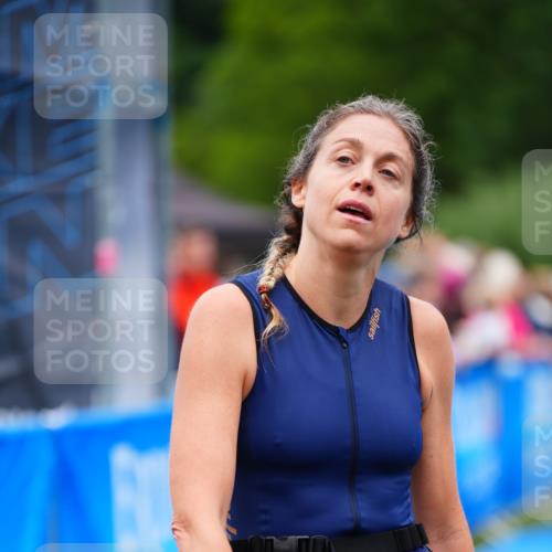 30.08.2026 - Elbe Triathlon Hamburg LAZAROV Photography http://msf.ph/oto/10064351 30.08.2026 12:04:17 Ziel  meine-sportfotos.de