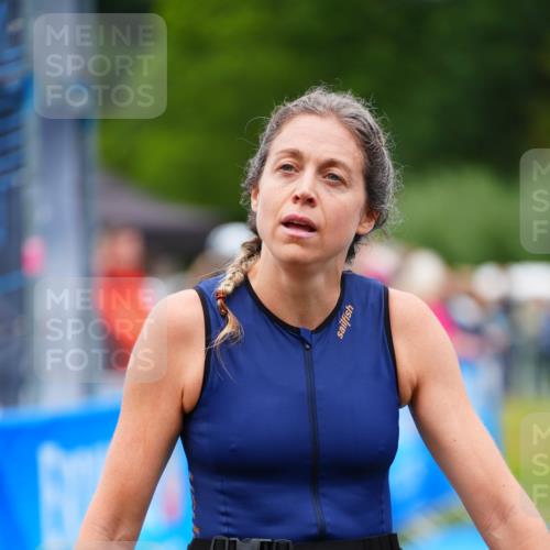 30.08.2026 - Elbe Triathlon Hamburg LAZAROV Photography http://msf.ph/oto/10064352 30.08.2026 12:04:17 Ziel  meine-sportfotos.de