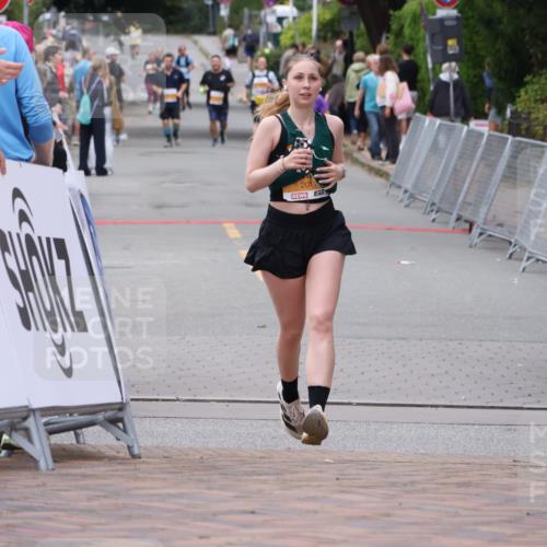 30.08.2026 - Blankeneser Heldenlauf Lena Gebhardt http://msf.ph/oto/10064353 30.08.2026 12:44:38 Ziel 4172 meine-sportfotos.de