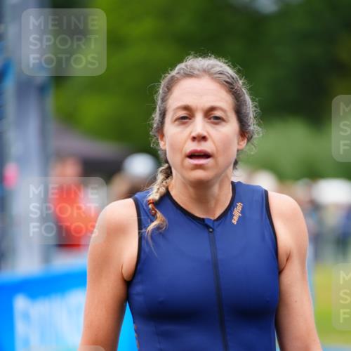 30.08.2026 - Elbe Triathlon Hamburg LAZAROV Photography http://msf.ph/oto/10064355 30.08.2026 12:04:17 Ziel  meine-sportfotos.de