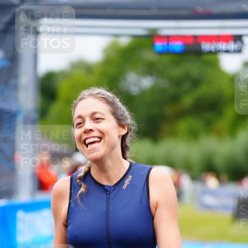 30.08.2026 - Elbe Triathlon Hamburg LAZAROV Photography http://msf.ph/oto/10064359 30.08.2026 12:04:19 Ziel 931 meine-sportfotos.de