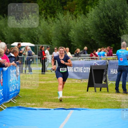 30.08.2026 - Elbe Triathlon Hamburg LAZAROV Photography http://msf.ph/oto/10064361 30.08.2026 12:04:24 Ziel 931 meine-sportfotos.de