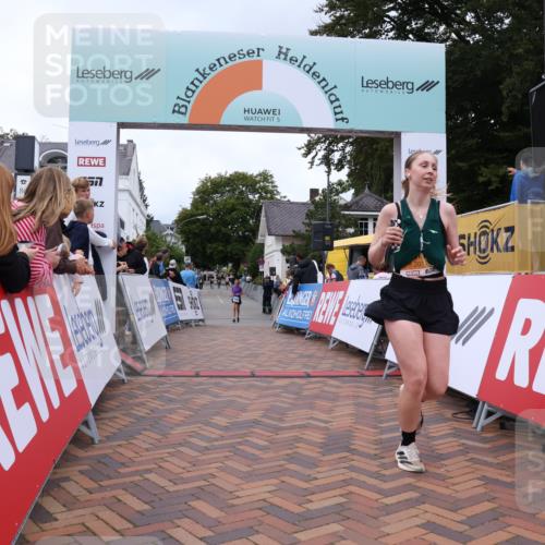 30.08.2026 - Blankeneser Heldenlauf Lena Gebhardt http://msf.ph/oto/10064377 30.08.2026 12:44:45 Ziel 2011 meine-sportfotos.de