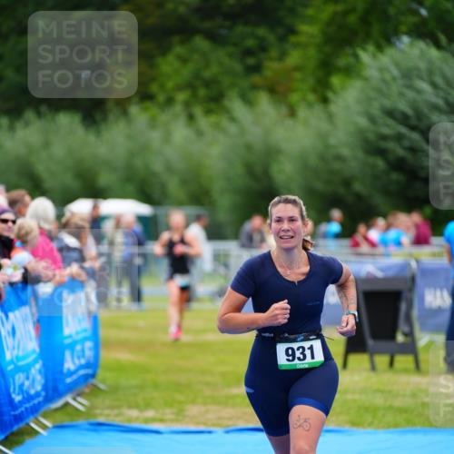 30.08.2026 - Elbe Triathlon Hamburg LAZAROV Photography http://msf.ph/oto/10064378 30.08.2026 12:04:27 Ziel 931, 1510, 1632 meine-sportfotos.de