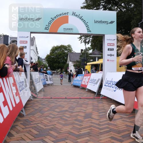 30.08.2026 - Blankeneser Heldenlauf Lena Gebhardt http://msf.ph/oto/10064381 30.08.2026 12:44:45 Ziel 2011 meine-sportfotos.de
