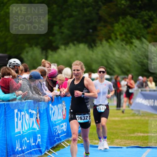 30.08.2026 - Elbe Triathlon Hamburg LAZAROV Photography http://msf.ph/oto/10064383 30.08.2026 12:04:32 Ziel 1510, 1632 meine-sportfotos.de