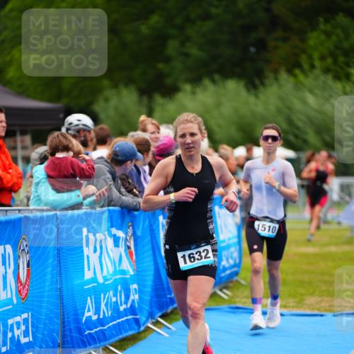 30.08.2026 - Elbe Triathlon Hamburg LAZAROV Photography http://msf.ph/oto/10064386 30.08.2026 12:04:33 Ziel 1510, 1632 meine-sportfotos.de