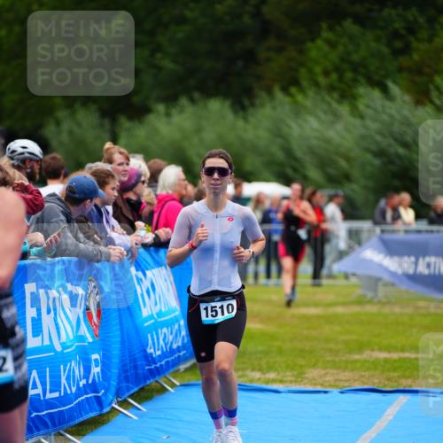 30.08.2026 - Elbe Triathlon Hamburg LAZAROV Photography http://msf.ph/oto/10064389 30.08.2026 12:04:34 Ziel 1463, 1510, 1632 meine-sportfotos.de