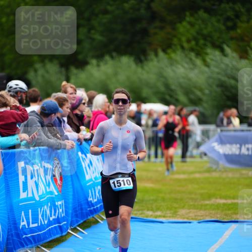 30.08.2026 - Elbe Triathlon Hamburg LAZAROV Photography http://msf.ph/oto/10064390 30.08.2026 12:04:34 Ziel 1463, 1510, 1632 meine-sportfotos.de
