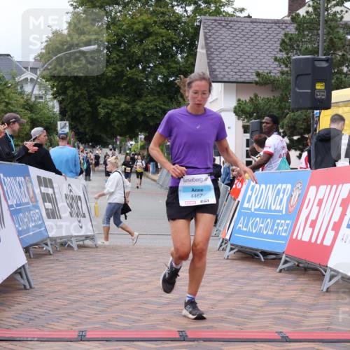 30.08.2026 - Blankeneser Heldenlauf Lena Gebhardt http://msf.ph/oto/10064395 30.08.2026 12:44:50 Ziel 2011, 4467 meine-sportfotos.de